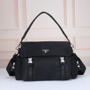 888870