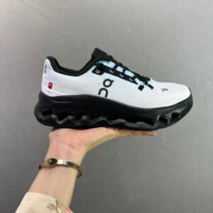 889709