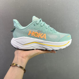 913040