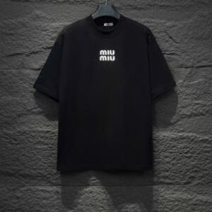 881303