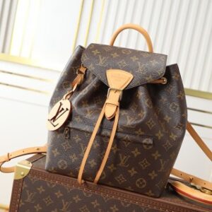 889296