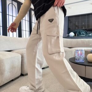 922553