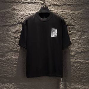 881534