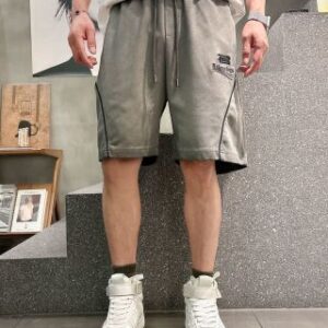 881749
