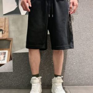 881747