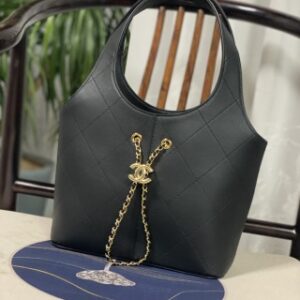 899470