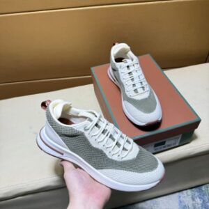 882595