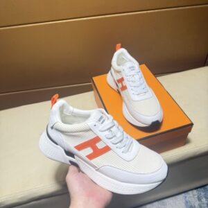 912000