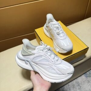 912079