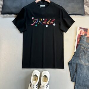 881131